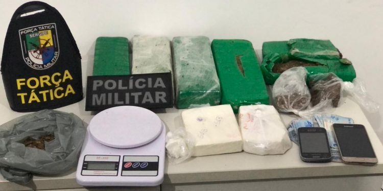 Pol Cia Militar Desarticula Local Que Vendia Drogas Por Delivery Na