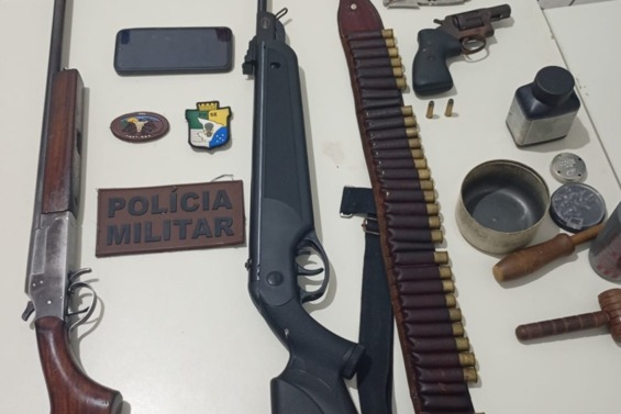 Polícia Militar prende casal suspeito de tráfico de drogas na Zona Norte de Aracaju